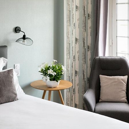Le Cotentin Appart'Hotels & Restaurant Le Cot' Portbail Esterno foto