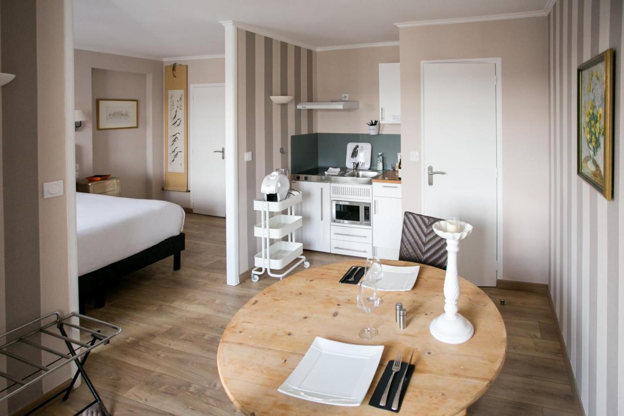 Le Cotentin Appart'Hotels & Restaurant Le Cot' Portbail Esterno foto