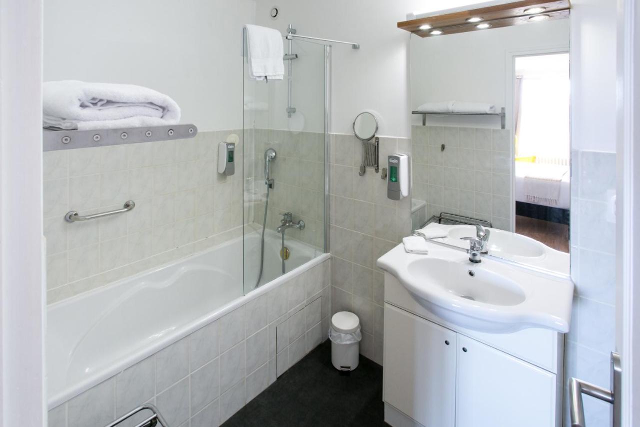 Le Cotentin Appart'Hotels & Restaurant Le Cot' Portbail Esterno foto