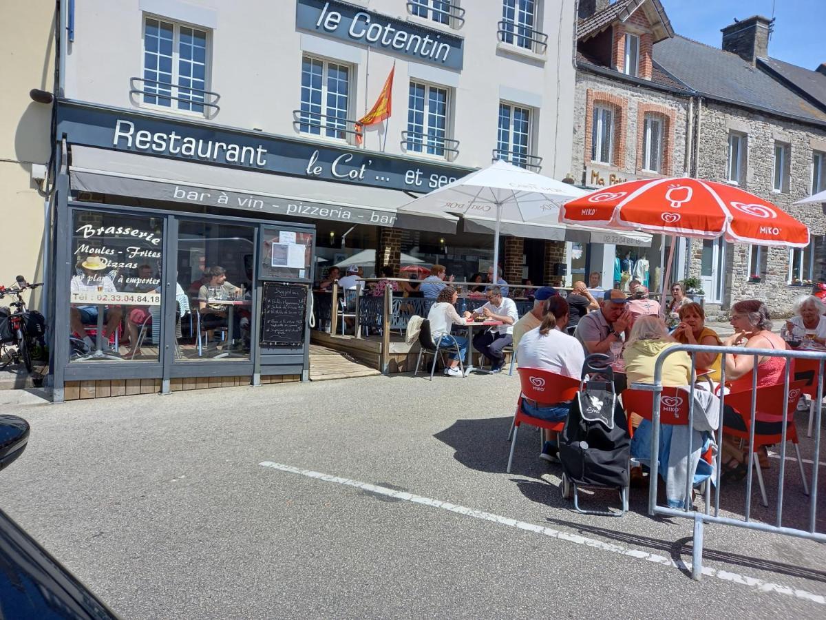 Le Cotentin Appart'Hotels & Restaurant Le Cot' Portbail Esterno foto