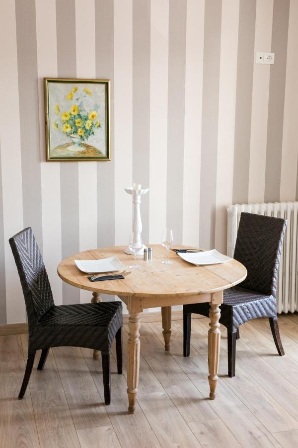 Le Cotentin Appart'Hotels & Restaurant Le Cot' Portbail Esterno foto