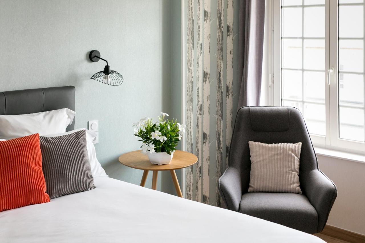 Le Cotentin Appart'Hotels & Restaurant Le Cot' Portbail Esterno foto