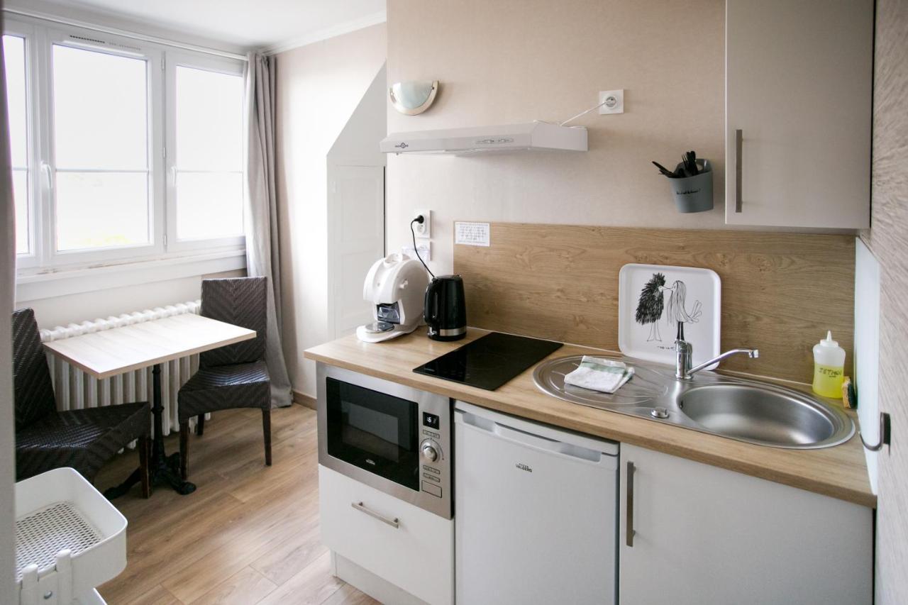 Le Cotentin Appart'Hotels & Restaurant Le Cot' Portbail Esterno foto